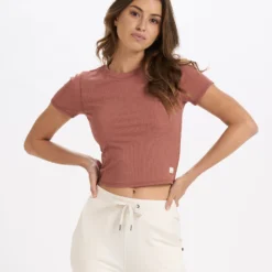 Pose Fitted Tee | Copper Heather